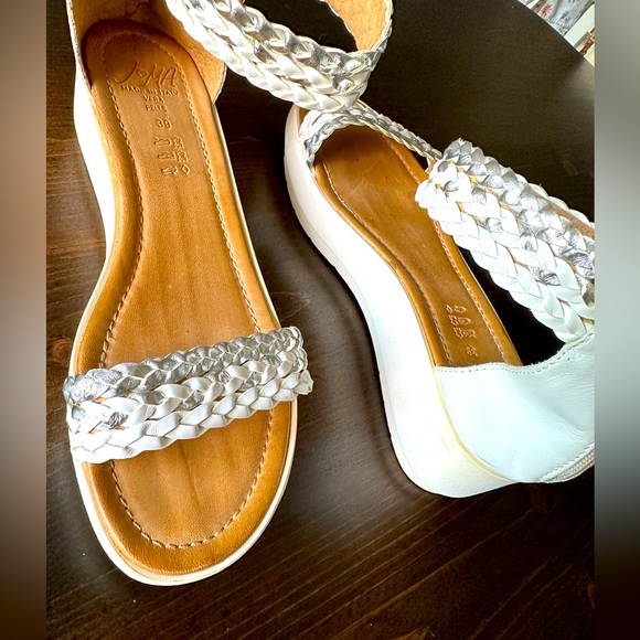 White leather braided strap sandals, size 8(39) - Picture 7 of 12
